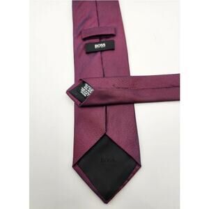 BOSS Hugo Boss Silk Neck Tie Iridescent Burgundy Luxury Made In Italy